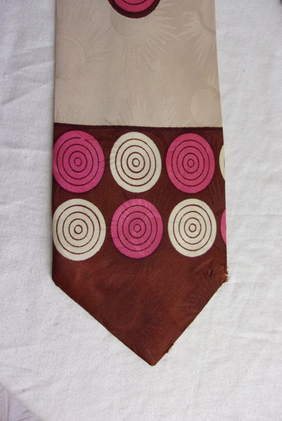 Vintage 1940s Necktie Wide Geometric Print Bellyw… - image 1