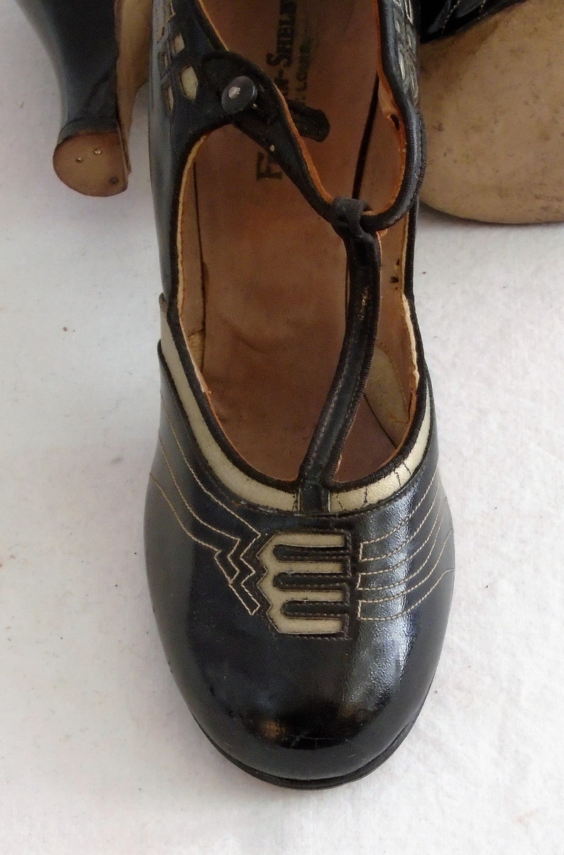 Vintage 1920s Pumps Black and Gold Art Deco Leather Mary Janes Size 5