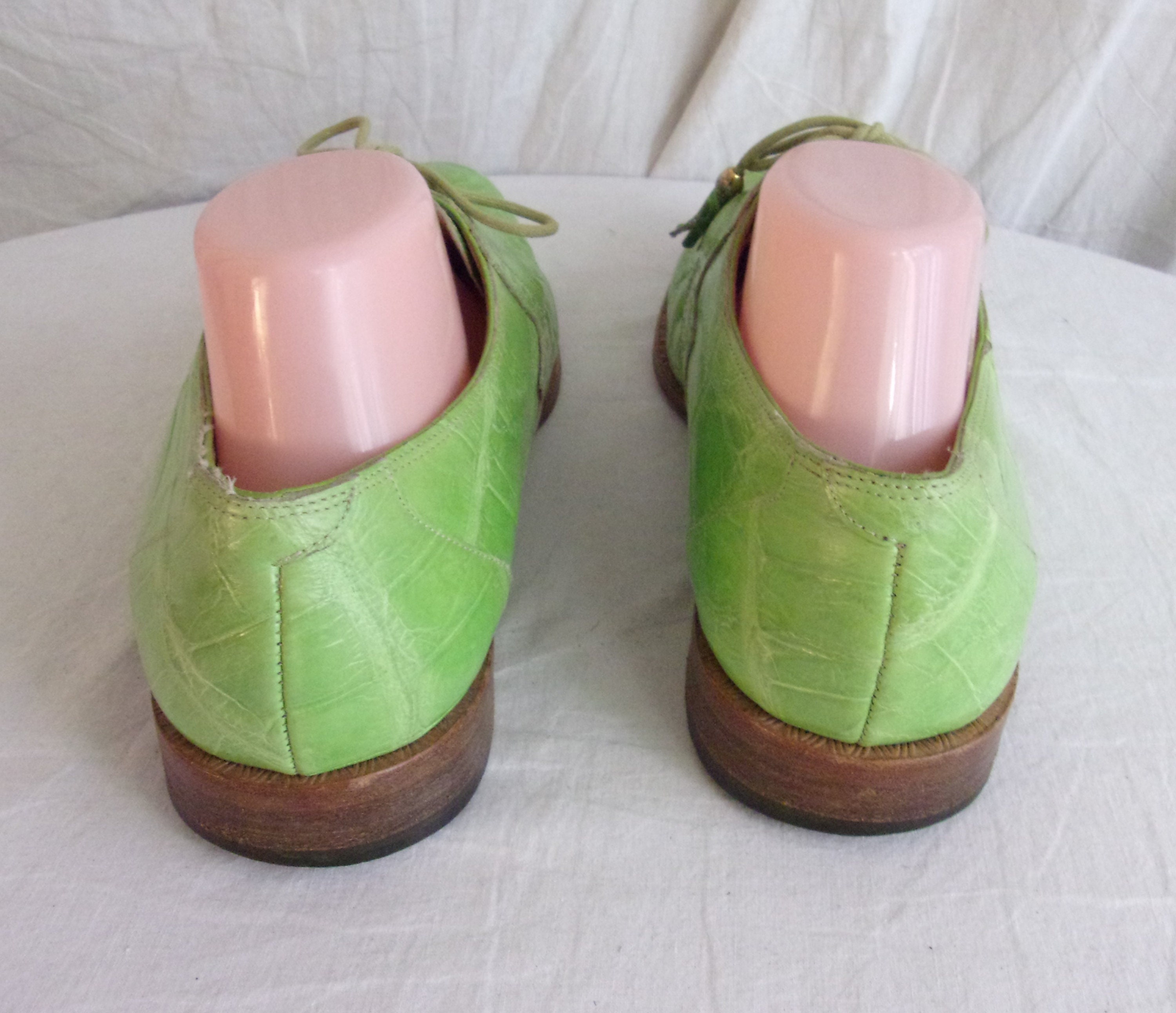 Vintage 1980s Mens Shoes Bright Green Faux Alligator Tie