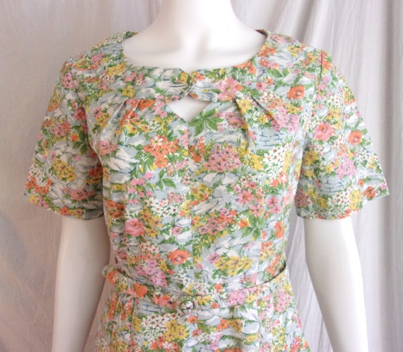 Vintage 1950s Dress Rainbow Floral Print Rayon Dr… - image 4