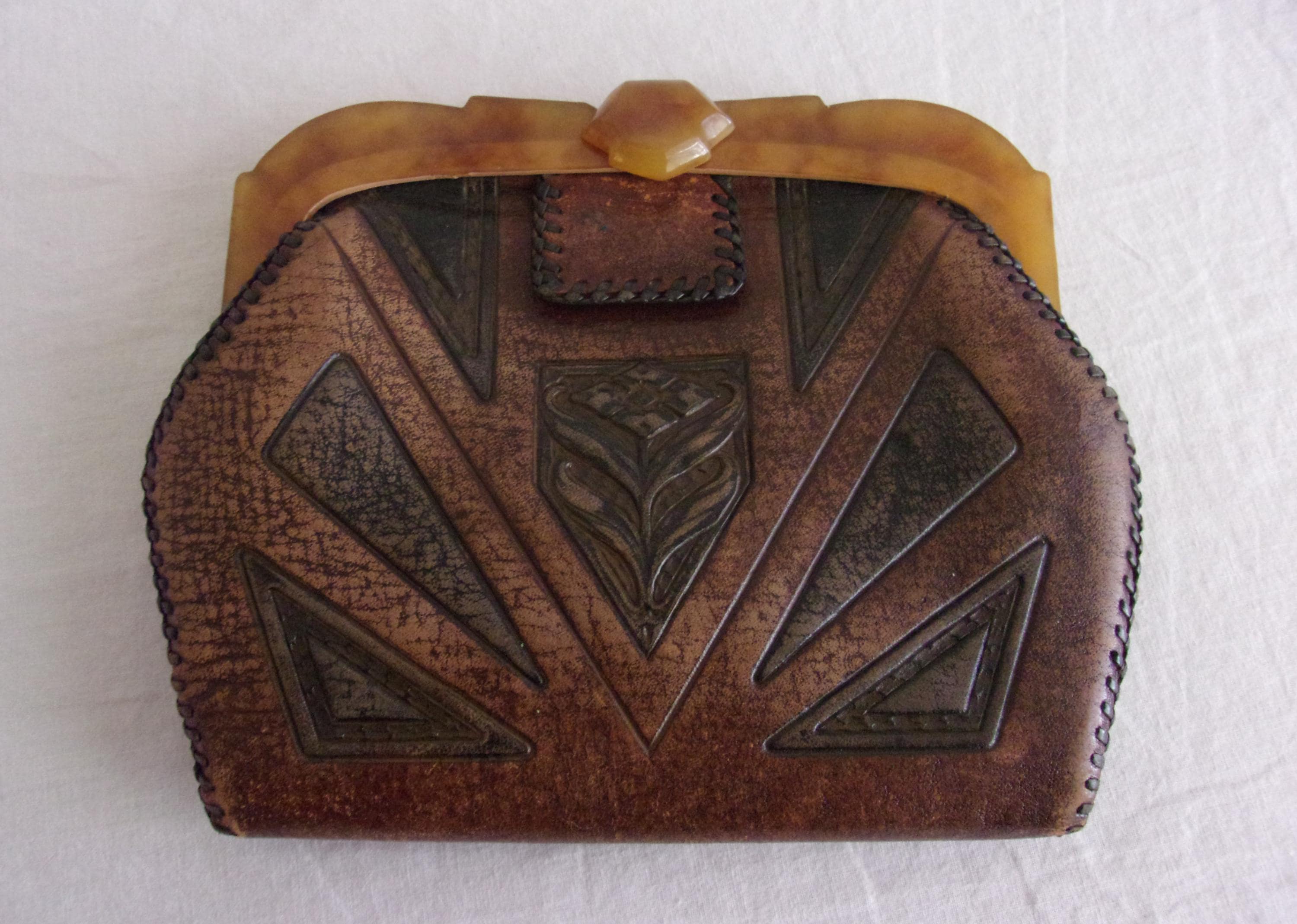 Vintage 1930s Purse Art Deco Tooled Leather Bakelite Frame
