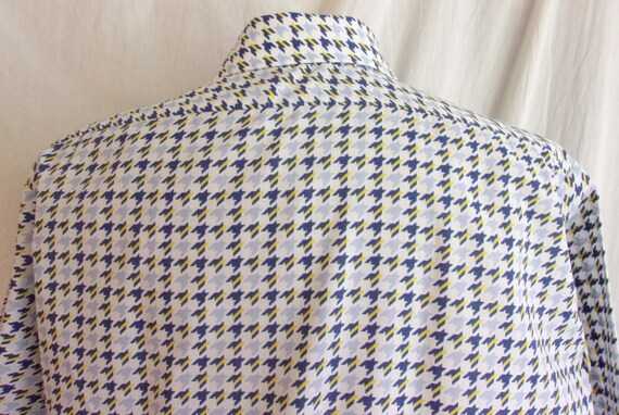 Vintage 1970s Mans Shirt Oversized Houndstooth Pr… - image 3