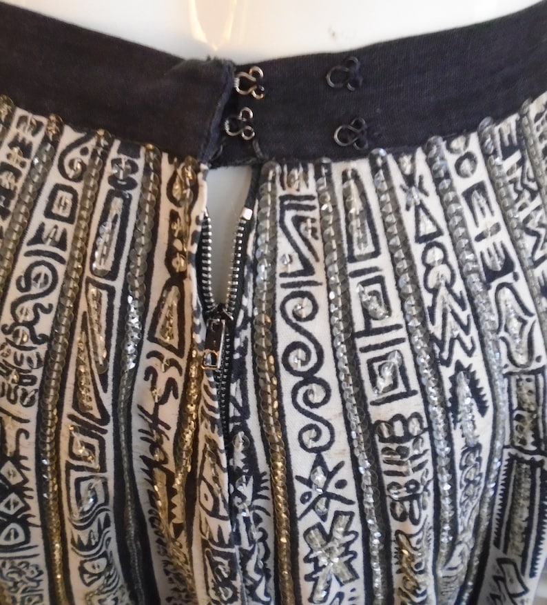 Vintage 1950s Circle Skirt Black and White Novelty Print with Sequins Mexico Small 26\u201d waist