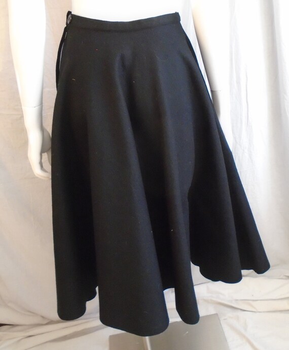 Vintage 1950s Skirt Black Felt Circle Skirt with … - image 6