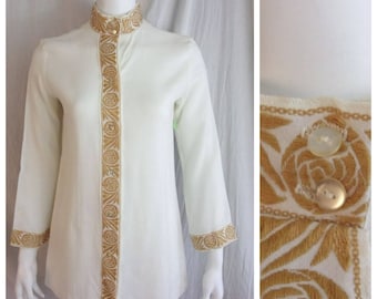 Vintage 1960s Mini Dress Nehru Style White and Gold NWOT Medium