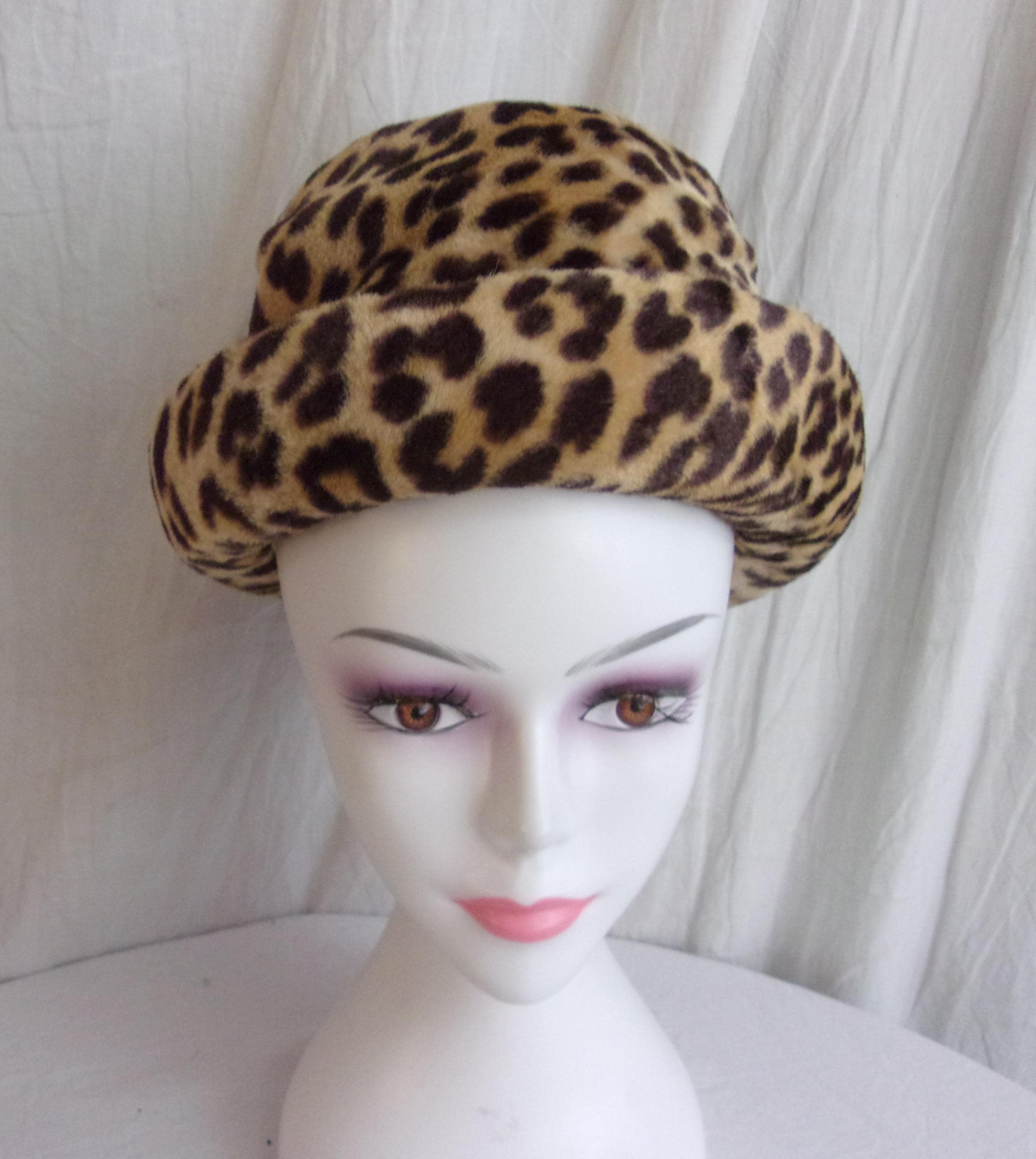 Vintage Leopard Print Mini Hat by August Accessories – Feather Trim 1960s Leslie James Leopard Print Faux Fur Bucket Style Hat W  main image 4