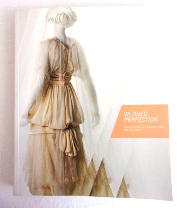 Vintage Wedding Dress Catalog From Cincinnati Museum Exhibit - Etsy Vintage Wedding Dress Catalog From Cincinnati Museum Exhibit - Etsy