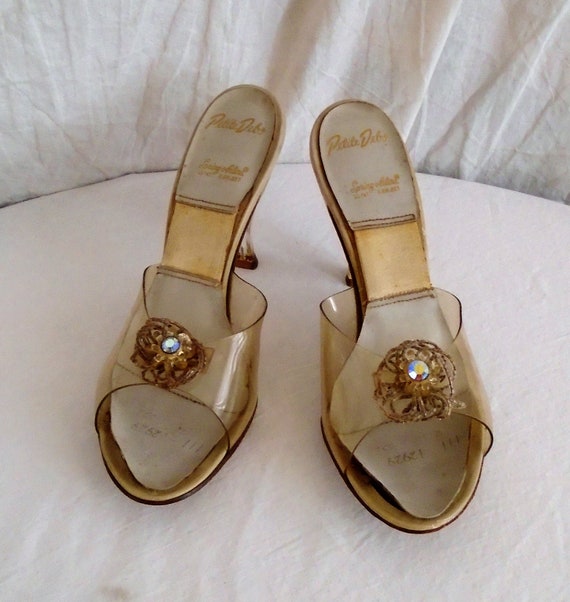 Vintage 1950s Shoes Lucite Springolators Carved Lu