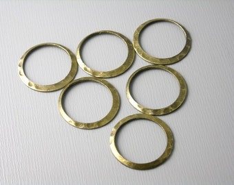 Sturdy Hammered Brass Cutout Circle Links, Antiqued Brass, 16mm diameter - 10 pieces