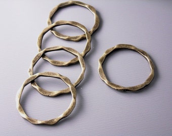 Pressed Circle Links, Antique Bronze Plated, 22mm diameter - 6 pieces