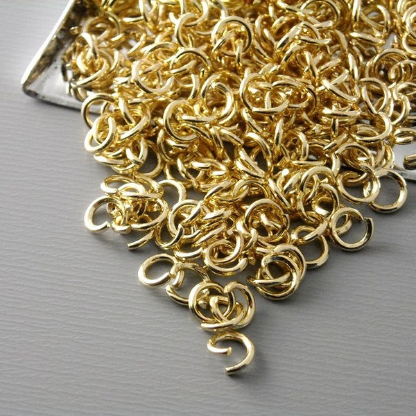 Sturdy Open Cut Jump Rings, KC Gold (Light Gold) Plated, 4mm, 21 gauge - 100 pieces