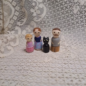 Custom peg doll family, peg doll family, family portrait
