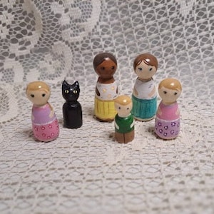 Custom peg doll family, peg doll family, family portrait