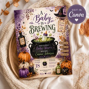 Può includere: Un invito rettangolare per baby shower con un calderone nero, un biberon, zucche e un cappello da strega. Il testo recita A Baby Is Brewing, Join Us For A Baby Shower Honoring Emma Johnson, Saturday October 18 e altri dettagli.