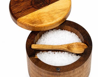 Salero de madera con tapa y cuchara / Salero magnético / Tarro de especias de madera de teca / Recipiente de almacenamiento de cocina / Regalo para cocineros caseros