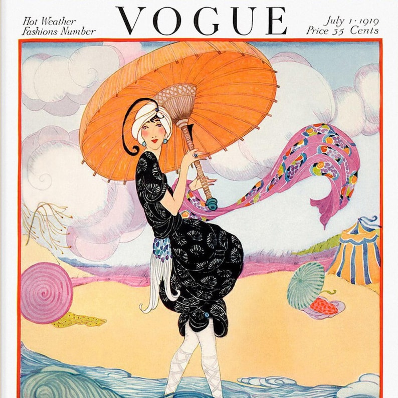 Puede incluir: Una portada de revista Vogue vintage del 1 de julio de 1919, titulada Hot Weather Fashions Number. Presenta la ilustraci&oacute;n de una persona con vestido negro y turbante blanco sosteniendo una gran sombrilla naranja en una playa con bufanda rosa.