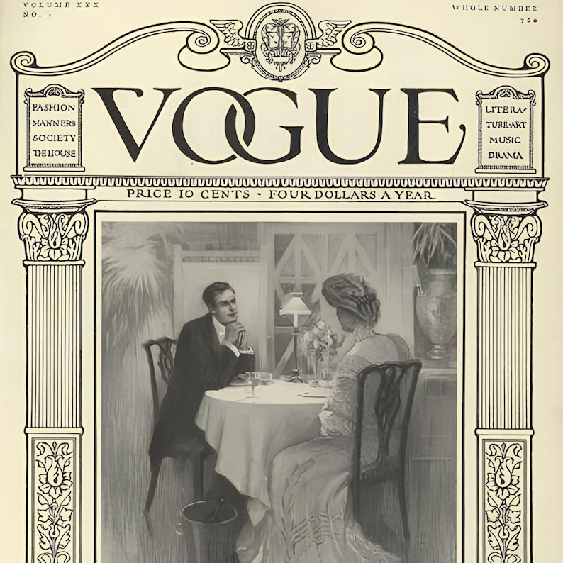 Op de afbeelding: Een vintage Vogue tijdschriftomslag met een zwart-wit illustratie van een persoon in een pak en een persoon in een jurk zittend aan een ronde tafel. De rand bevat de tekst VOGUE, FASHION, MANNERS, SOCIETY, THE HOUSE, LITERATURE, ART, MUSIC, DRAMA.
