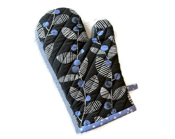 Blueberries on Brown Oven Mitt, Scandi Oven Glove