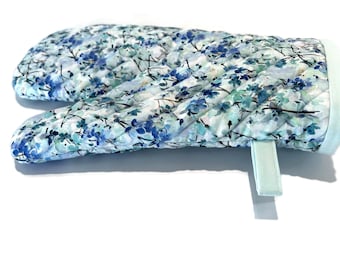 Pretty Blue Floral Oven Mitt, Cottage Core Kitchen Homeware
