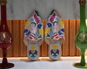 Pantuflas de mujer de piel sintética bordadas, zapatos marroquíes artesanales, pantuflas orientales coloridas, mules con bordados florales