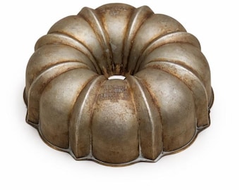Vtg Bundt Pan Northland Aluminum 10.5” Heavy Tube Cake Pan USA Brown Interior