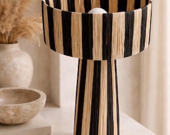 Lampada da tavolo marocchina in rafia – Paralume naturale fatto a mano con sottili strisce