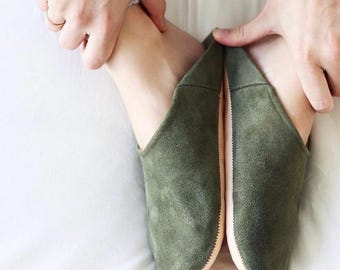 Babouches marocaines faites main pour femmes - Mules en daim bio et peau de mouton -