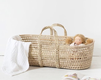 Woven Palm Leaf Doll Basket: Newborn Photography Prop
