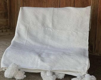 Moroccan Cotton Pom Pom Throw – Handmade Boho Blanket with Tassels