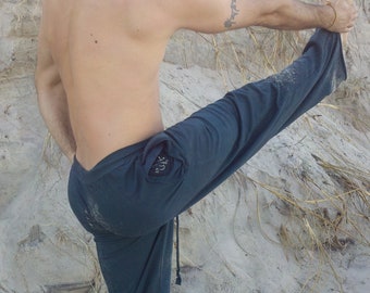 Herrbyxor i hampa med dragsko och fickor från Surya Leela Designs