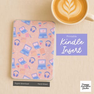Può includere: Un set di tre tazze in ceramica con finitura maculata e opaca. Le tazze sono in tonalità crema, grigio chiaro e grigio scuro. Ogni tazza ha un design semplice e minimalista, perfetto per caffè o tè.