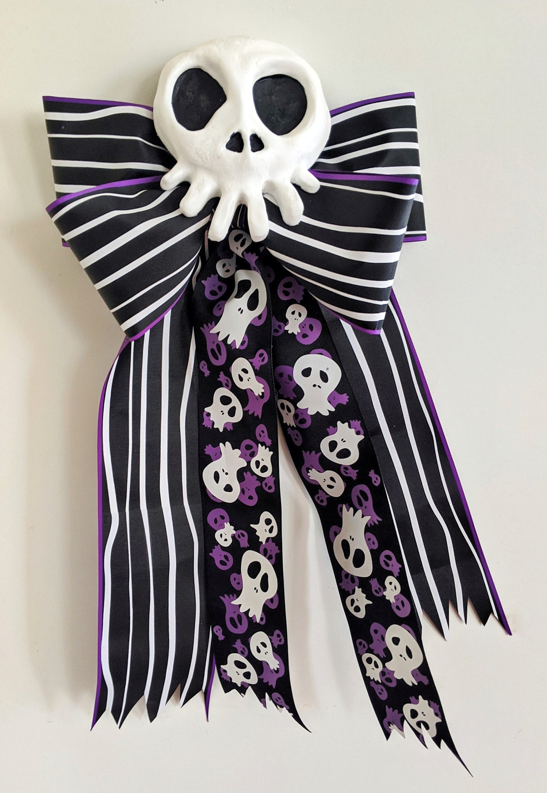 Haunted Mansion Holiday Bow and Skull Set