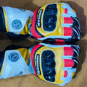 DP Pro Motorrad Racing Handschuhe: Knuckle Armstulpe, Rot & Schwarz