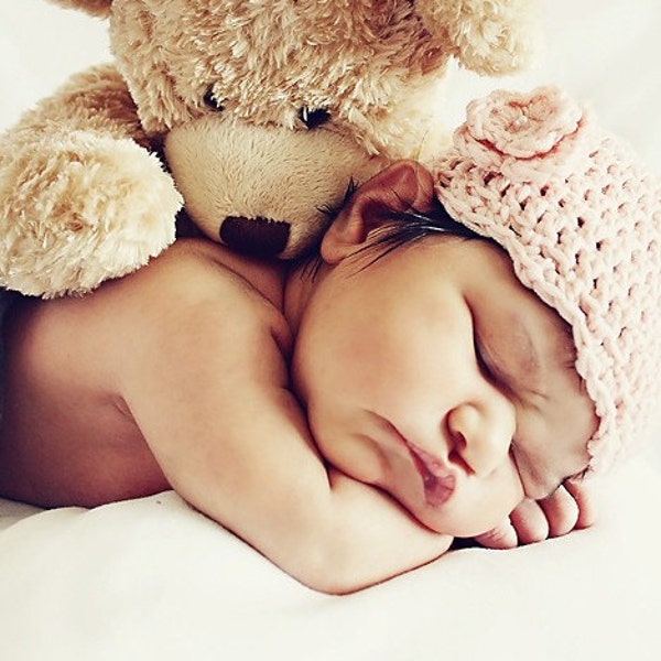 Preemie/ Newborn Crochet Hat Pattern: "Petite Fleur"