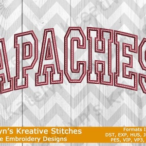 Puede incluir: Un diseño "APACHES" arqueado de color granate con un contorno cosido, sobre un patrón de chevron blanco y gris. El diseño es para bordado a máquina. También se ve el texto "Katelyn's Kreative Stitches" y "Machine Embroidery Designs".
