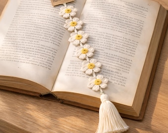 Crochet Daisy Bookmark Pattern | Easy Floral PDF with Tassel for book lovers and crafting lovers