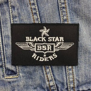 Broderad lapp med applikation, strykbar design, Black Star Riders