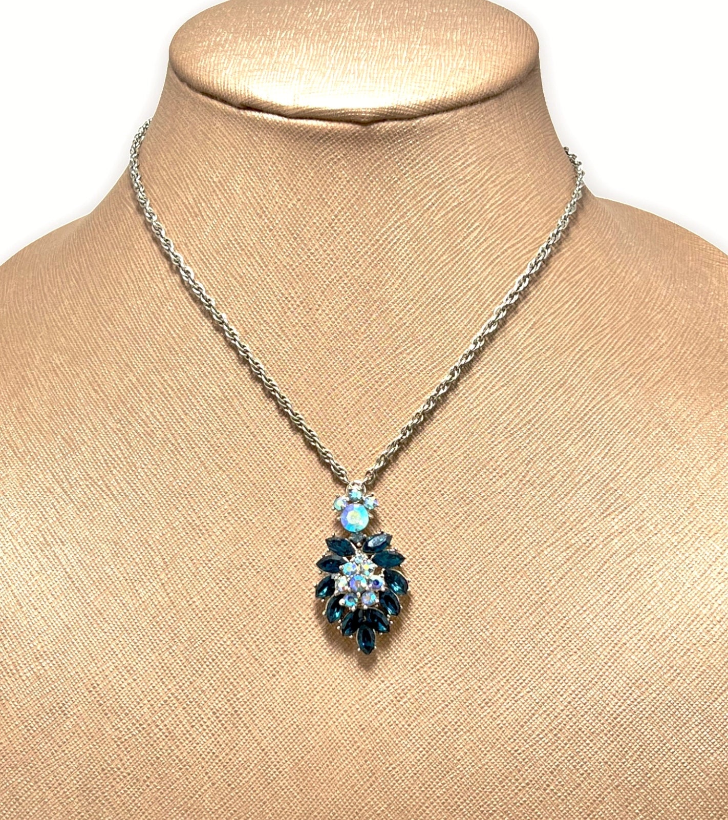 Trifari Alfred Philippe Vintage Sparkling Sapphire Blue Ab Rhinestone Trifari Alfred Philippe Vintage Sparkling Sapphire Blue Ab Rhinestone