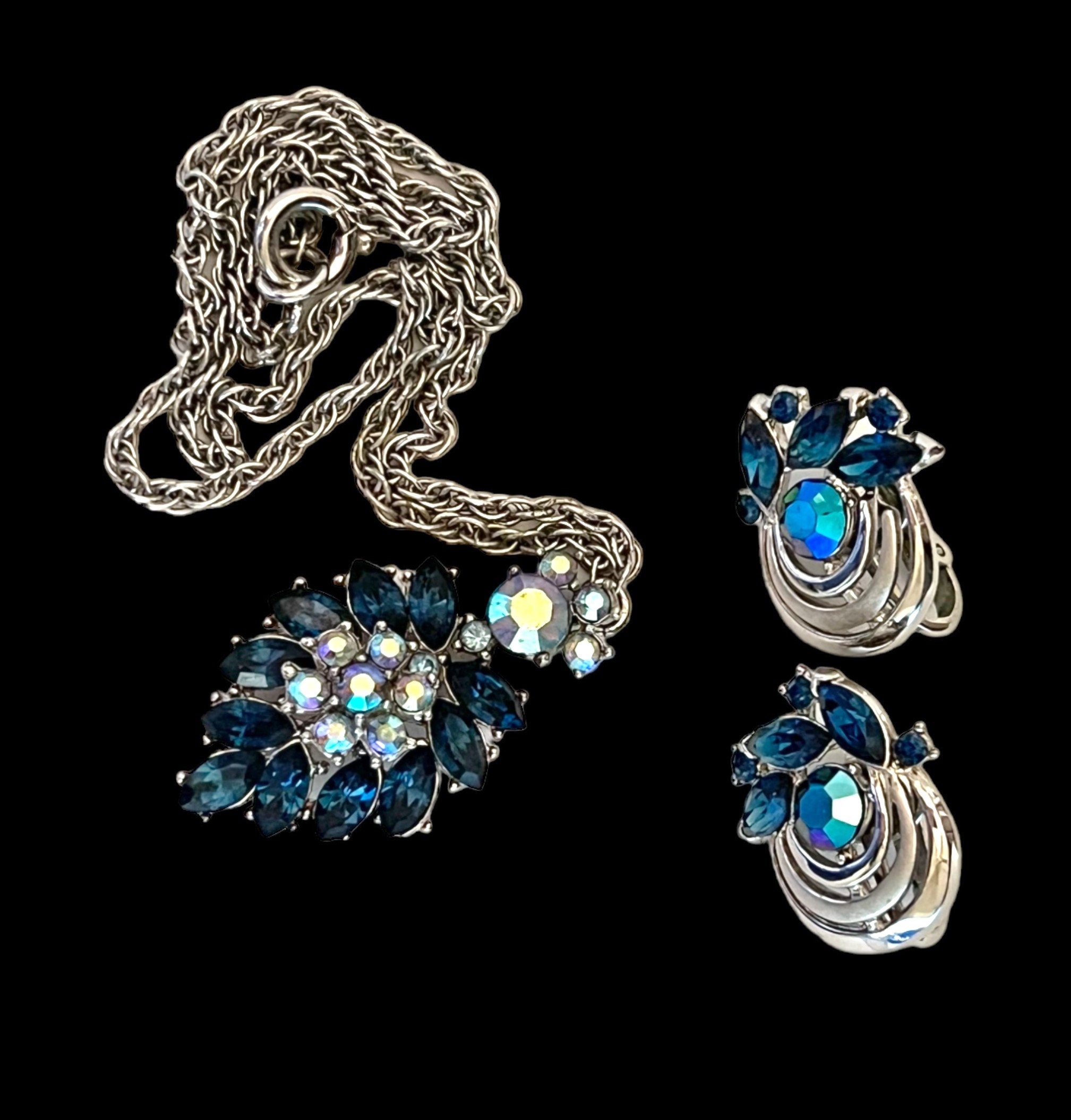 Trifari Alfred Philippe Vintage Sparkling Sapphire Blue Ab Rhinestone Trifari Alfred Philippe Vintage Sparkling Sapphire Blue Ab Rhinestone