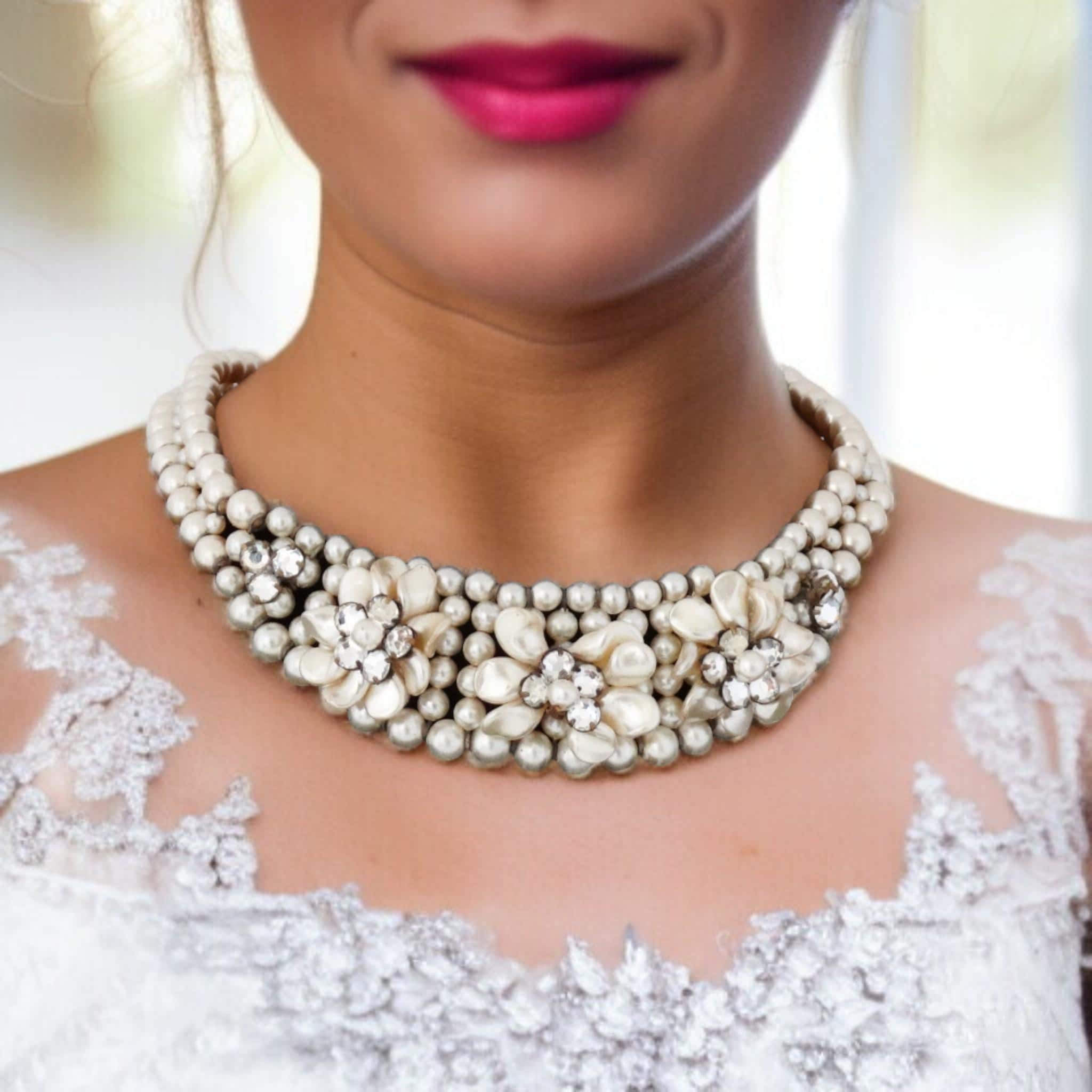 Collier Ancien Louis Rousselet - Perles De Verre Façon Corail Rose - Fil De Soie Noué - France - Occasion Porté