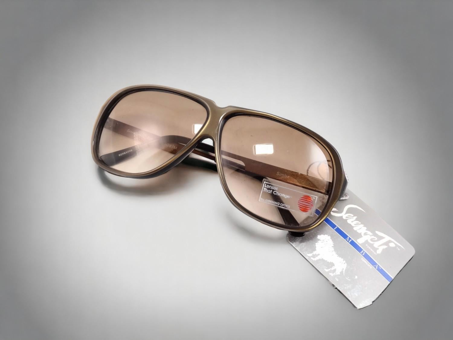 Big SUNGLASSES Corning Optics PHOTOCHROMIC Very RARE Before Serengeti Serengeti Drivers 6243K vintage sunglasses – The House of  main image 2