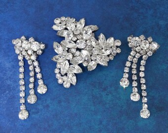 Vintage D&E JULIANA Dazzling Clear Rhinestone Brooch and Long Dangle Chandelier Earrings Demi-Parure