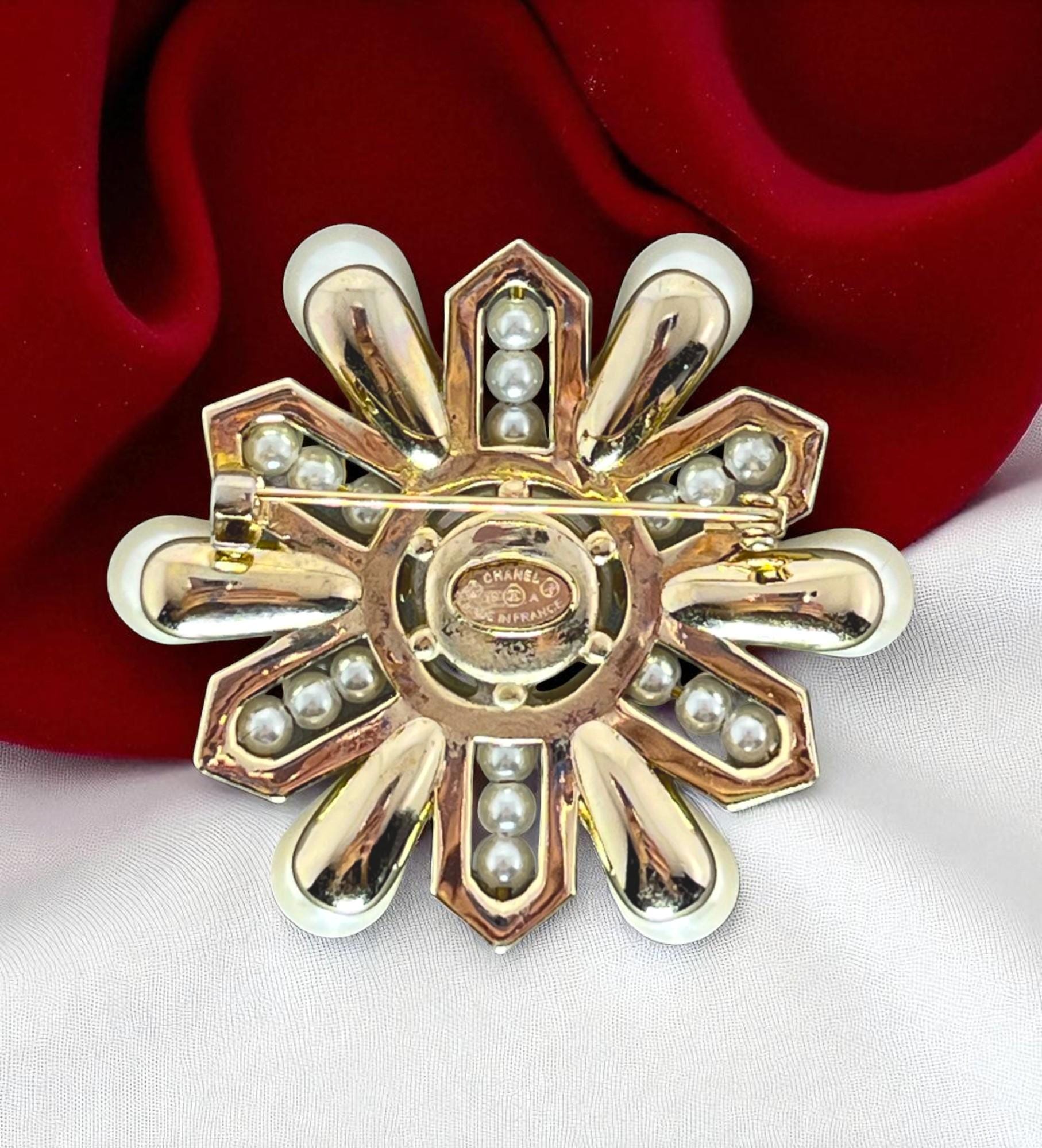 【激レア】✨CHANEL　brooch✨シャネルブローチ　Vintage Wonderful Chanel Silver Brooch With Stones Vintage Brooch - Etsy