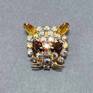 Vintage Unsigned Rhinestone Figural Cat Brooch - Lapel Pin - Kitty - WEISS - KRAMER - JULIANA - Dominique