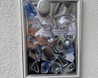 Broken bottle art - Gin Mare - Handmade glass art - Upcycled wall decor with epoxy resin - Gifts for an 18th birthday - Recycled glass art