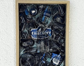 Arte de botellas rotas - Eristoff - Vodkafans - Decoración de pared de vodka, Eristoff, Absolut Vodka - Arte de botellas hecho con botellas de alcohol rotas