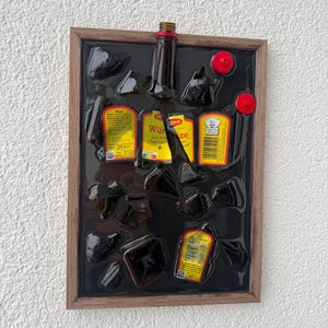 arte de garrafa quebrada - maggi - arte em vidro feita à mão - decoração de parede com reciclagem e resina epóxi - molduras - quadros - arte em vidro reciclado