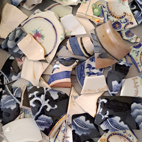 Vintage Oops! Broken China, Pottery, Earthenware Bits, Mosaic Crafts, Jewelry Making. Altered Art