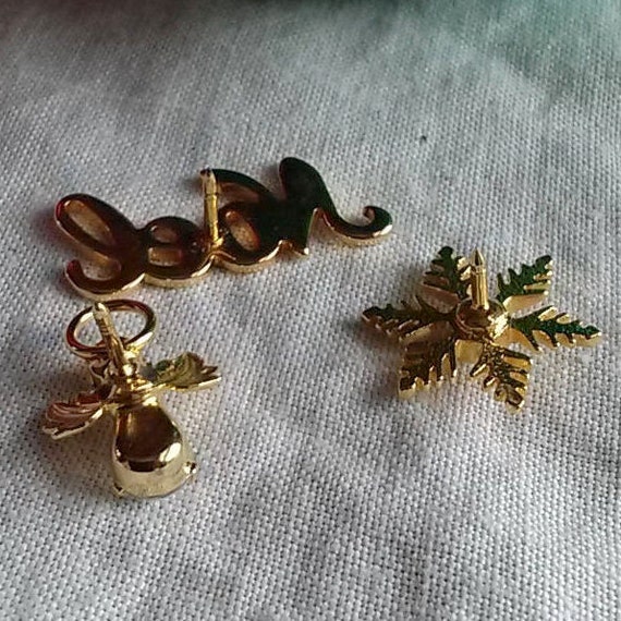 Vintage Christmas Scatter Pins Trio of Christmas … - image 2