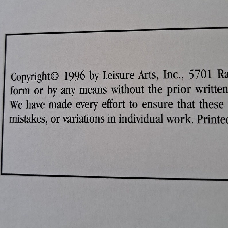以下が含まれることがあります： Copyright&copy; 1996 by Leisure Arts, Inc., 5701 Ra form or by any means without the prior written We have made every effort to ensure that these mistakes, or variations in individual work. Printec